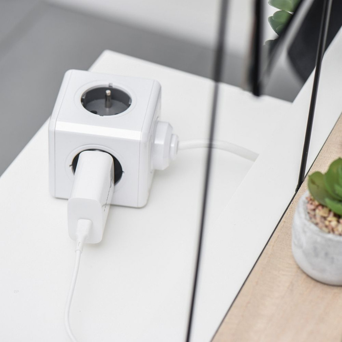 Ładowarka sieciowa do telefonu Forcell F-Energy USB C QC4.0 PD 3A 25W TFK-TC-25WPD biała