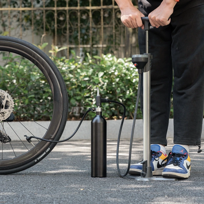 Zbiornik ciśnieniowy Rockbros do pompowania opon bezdętkowych tubeless 200 PSI 1.2l - czarny