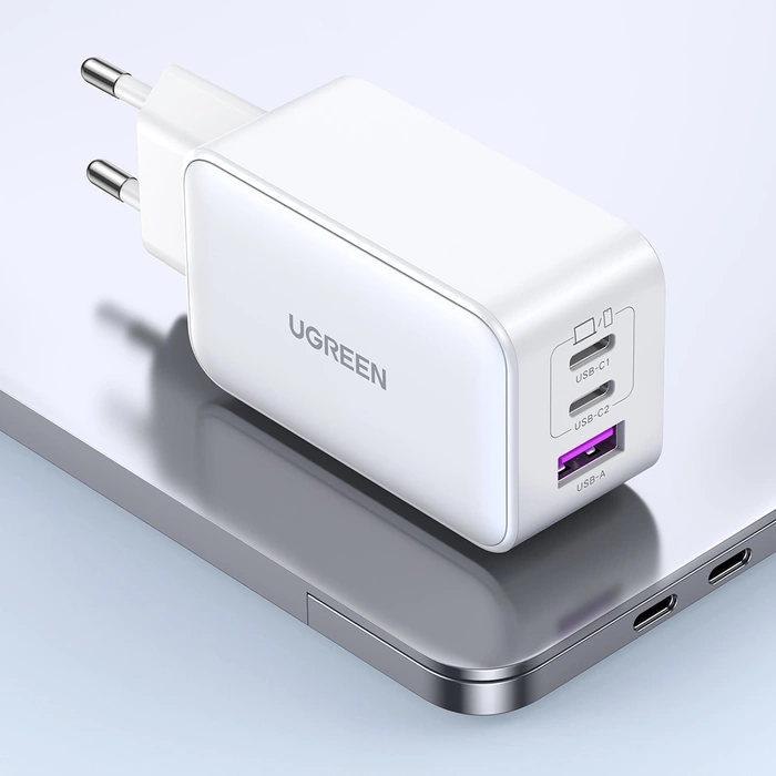Szybka ładowarka sieciowa GaN Ugreen CD244 65W USB-A / 2x USB-C - biała