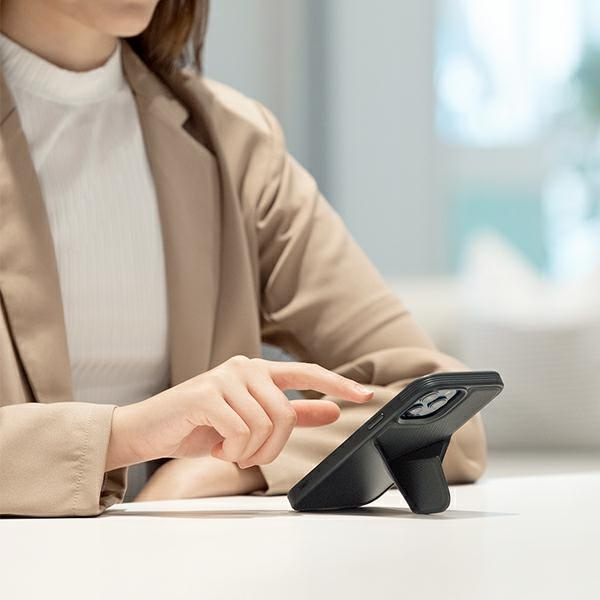 Etui UNIQ etui Transforma iPhone 13 Pro / 13 6,1" czarny/ebony black MagSafe