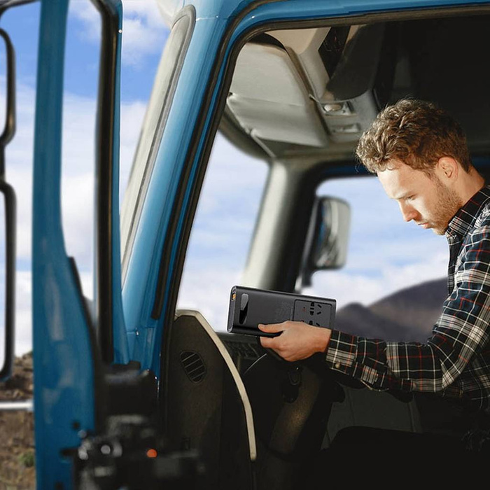 Baseus samochodowa przetwornica inwerter prądu 150W 12V / 500W  220V (wtyczka EU i CN) czarny (CGNB000101)