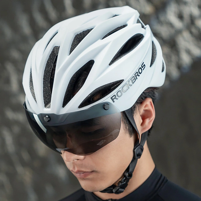 Kask rowerowy Rockbros z szybką, odpinane okulary z ochroną UV, unisex - czarny