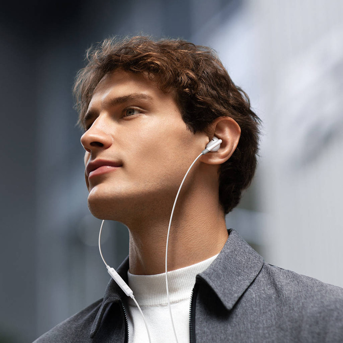 Douszne słuchawki przewodowe mini jack z pilotem sterowania Joyroom JR-EW01 - białe