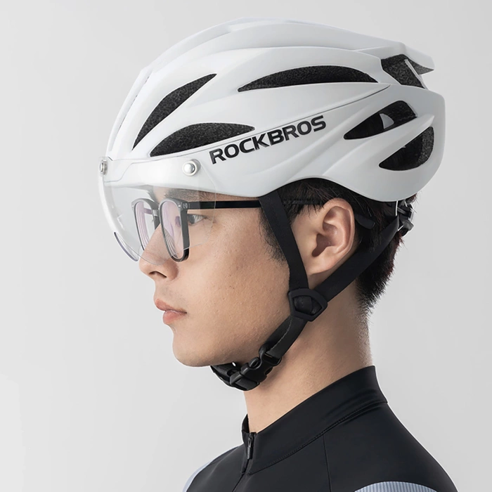 Kask rowerowy Rockbros z szybką, odpinane okulary z ochroną UV, unisex, błyszczący - biały